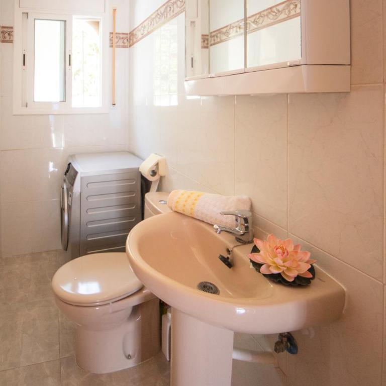 Chalet individual con piscina privada en Miami Playa - Chalet de 2 dormitorios - 26