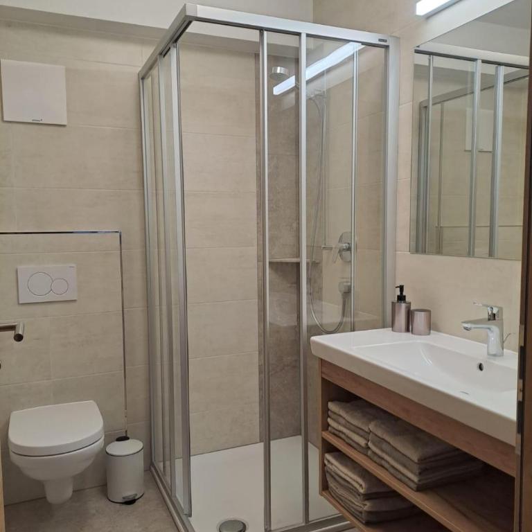 Apartment Eberharter - Apartment mit 2 Schlafzimmern und Dusche - 21