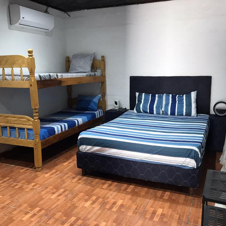 Casa mono ambiente y piscina. - Three-Bedroom Townhouse - 17