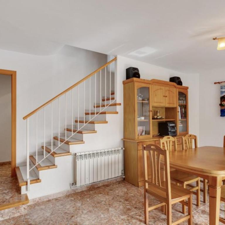 Gran casa per a families a 5 minuts de la platja - Casa de 5 dormitorios - 5