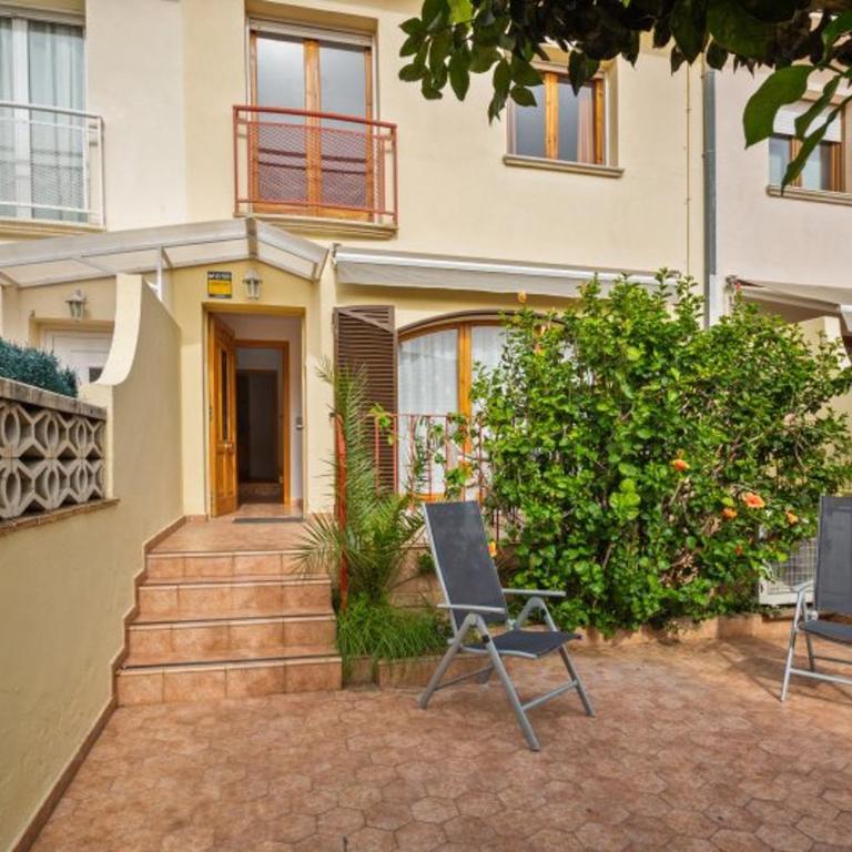 Gran casa per a families a 5 minuts de la platja - Casa de 5 dormitorios - 1