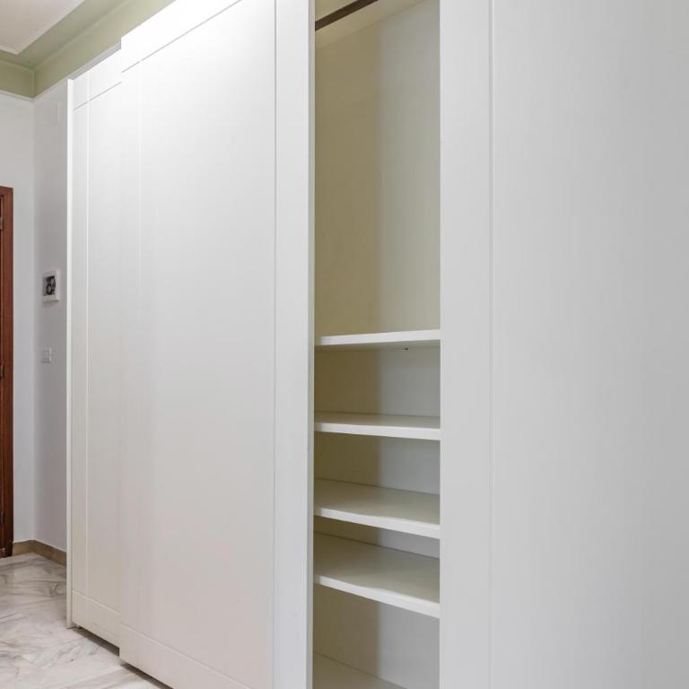 HOST4U - Luminoso e Comodo a piedi dal Centro e alla Stazione di Imperia, Parcheggio Condominiale - Foeste Apartment - Appartamento con 2 Camere da Letto - 10