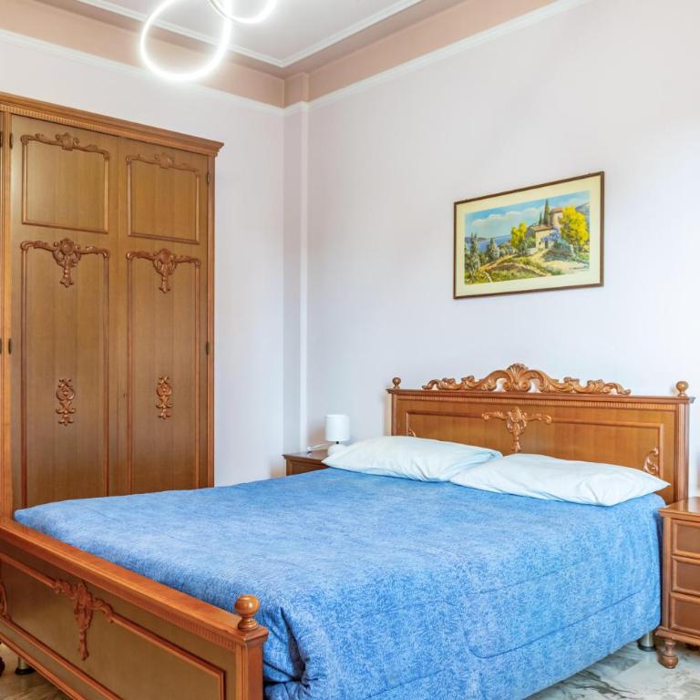 HOST4U - Luminoso e Comodo a piedi dal Centro e alla Stazione di Imperia, Parcheggio Condominiale - Foeste Apartment - Appartamento con 2 Camere da Letto - 4