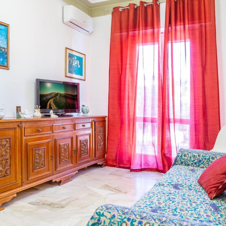 HOST4U - Luminoso e Comodo a piedi dal Centro e alla Stazione di Imperia, Parcheggio Condominiale - Foeste Apartment - Appartamento con 2 Camere da Letto - 14