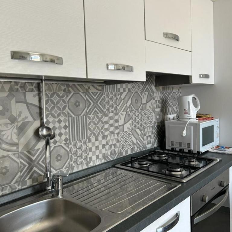 Silvia House Sea View - Appartamento con 2 Camere da Letto - 11