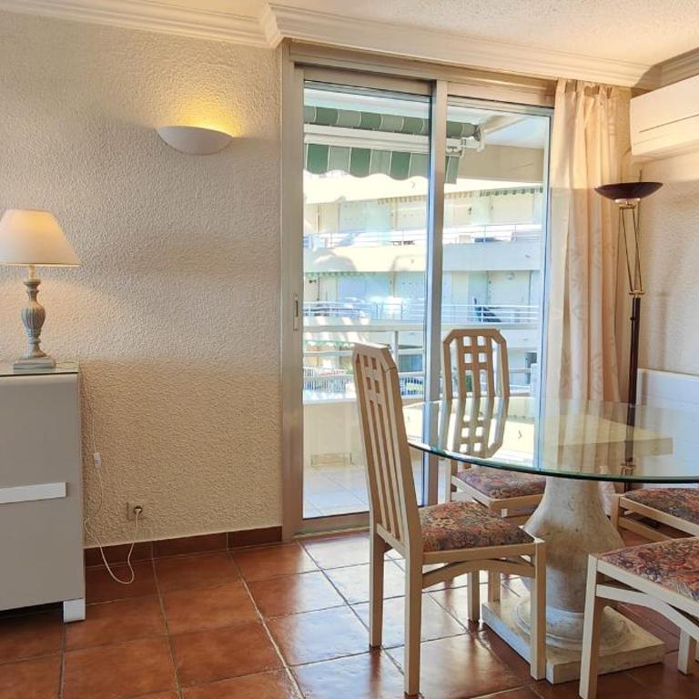 50 m cocoon of Love with a common shared pool - Apartment - 4