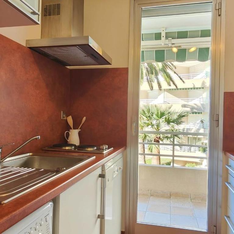 50 m cocoon of Love with a common shared pool - Apartment - 5
