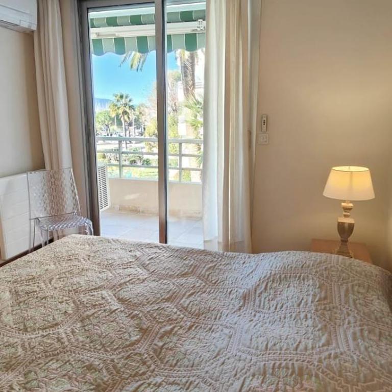 50 m cocoon of Love with a common shared pool - Apartment - 8
