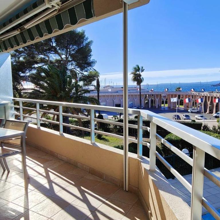 50 m cocoon of Love with a common shared pool - Apartment - 11