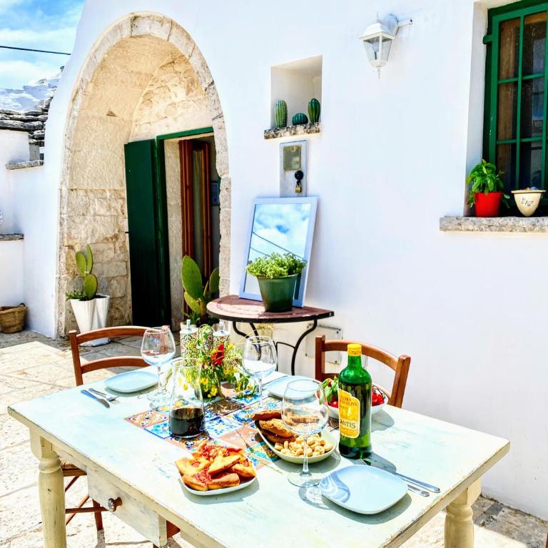 Trulli and Pool - I Cactus - Two-Bedroom House - 22