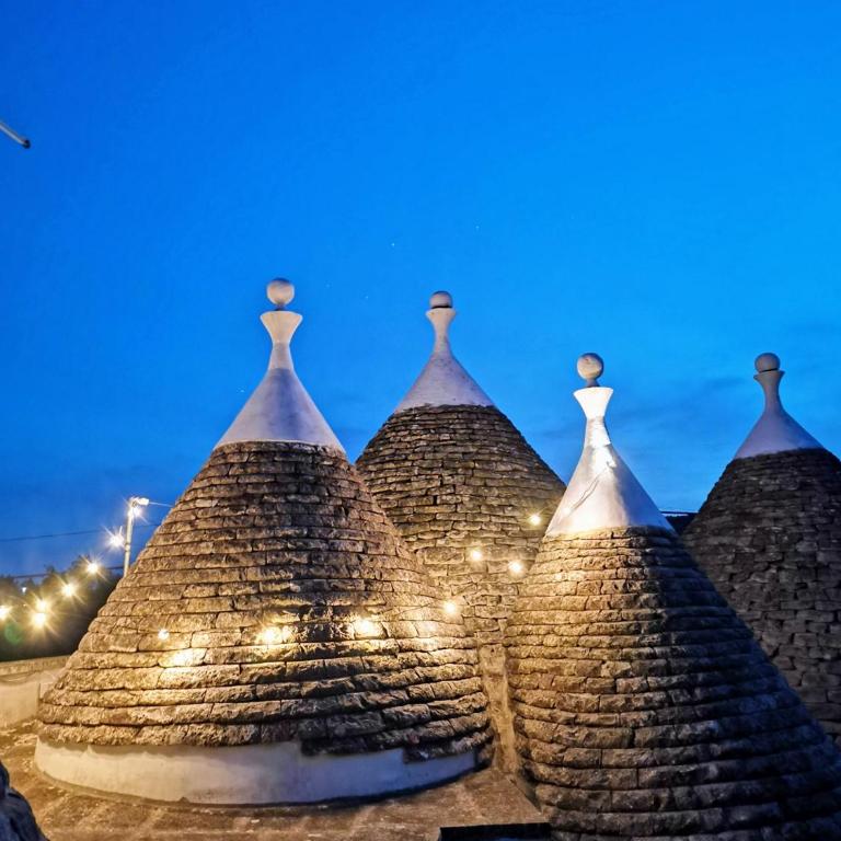 Trulli and Pool - I Cactus - Two-Bedroom House - 37