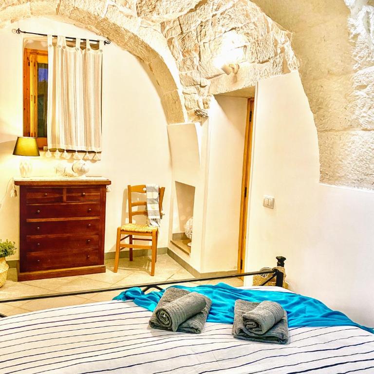 Trulli and Pool - I Cactus - Two-Bedroom House - 34