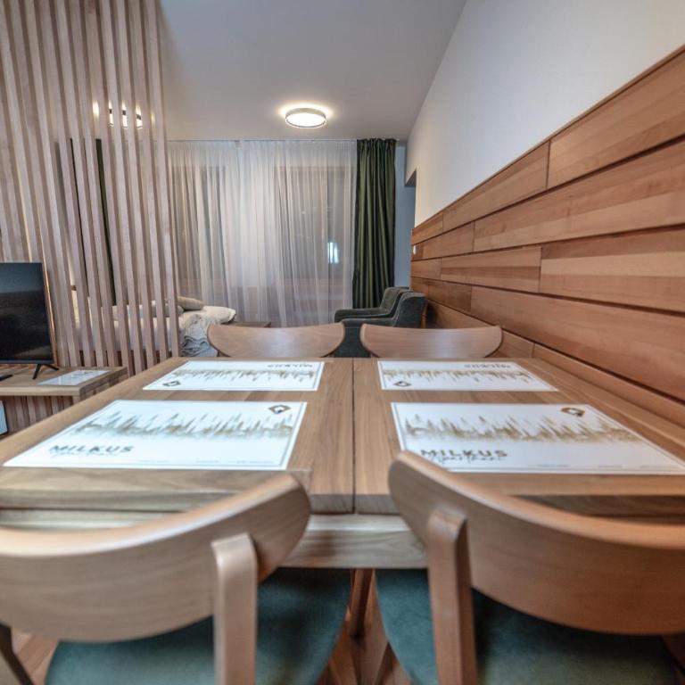 MILKUS - Studio with Balcony - 9