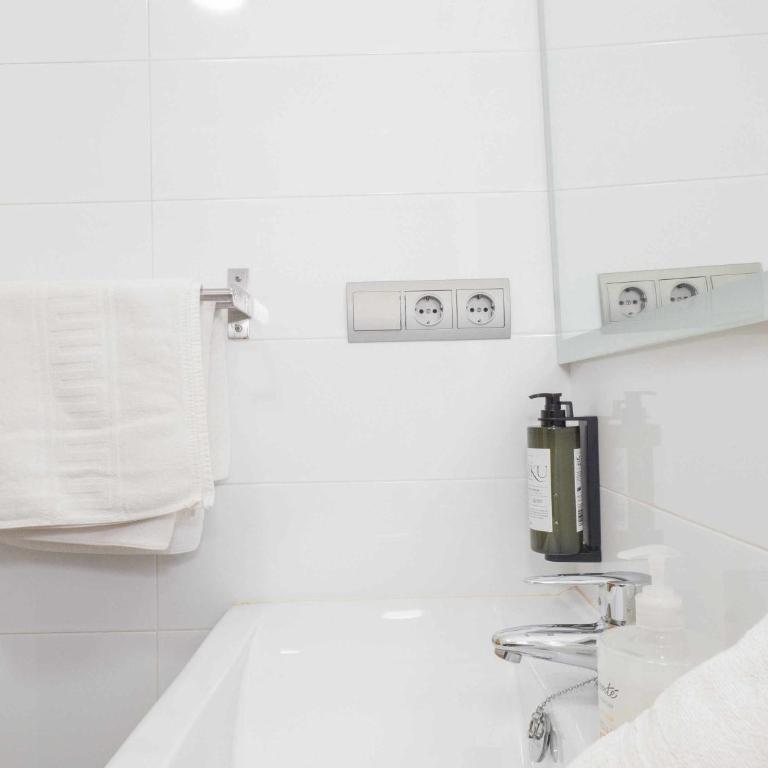 Mshome Esencia de Málaga - Two-Bedroom Apartment - 26