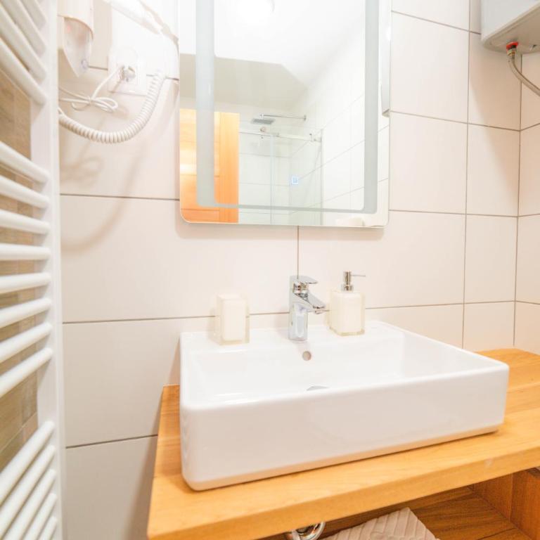 MILKUS - Studio with Mountain View - 19