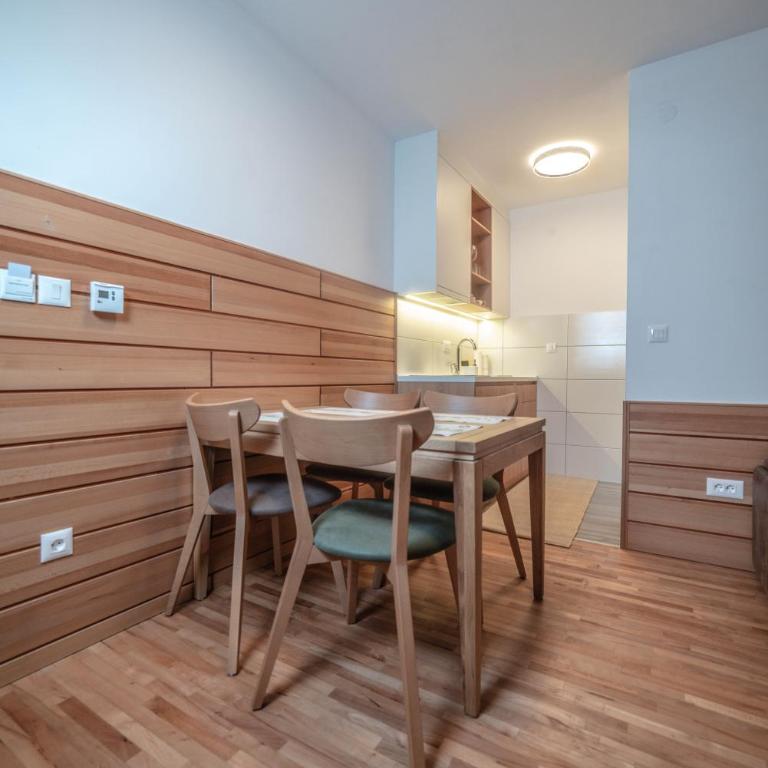 MILKUS - Studio with Mountain View - 42