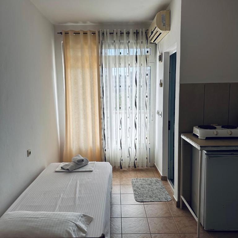 Apartments Duraku - Četvorokrevetna Soba sa Pogledom na Vrt - 6