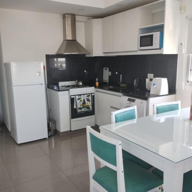 Departamento San Martin Ramallo - Apartamento de 1 dormitorio - 2