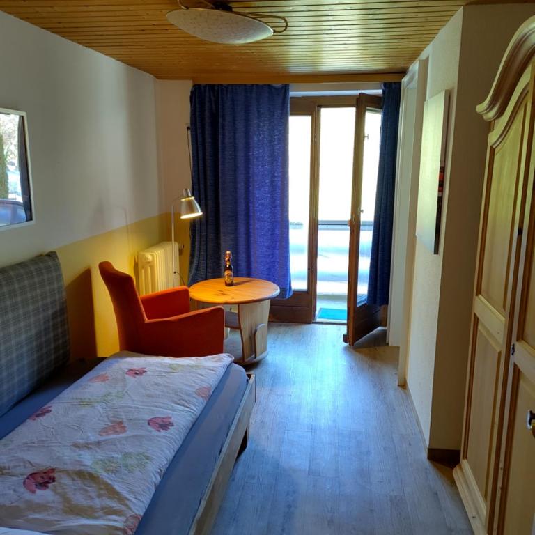Gästehaus Gruben - Einzelzimmer mit Balkon - 4