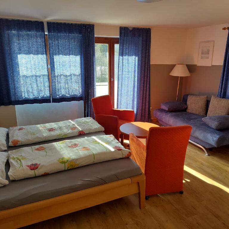 Gästehaus Gruben - Doppelzimmer mit Balkon - 1