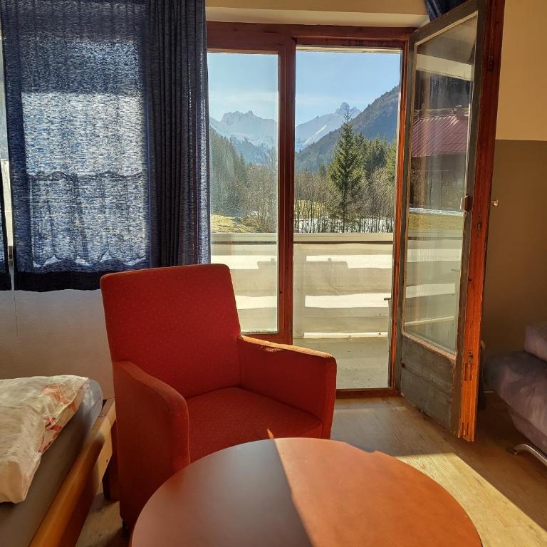 Gästehaus Gruben - Doppelzimmer mit Balkon - 3