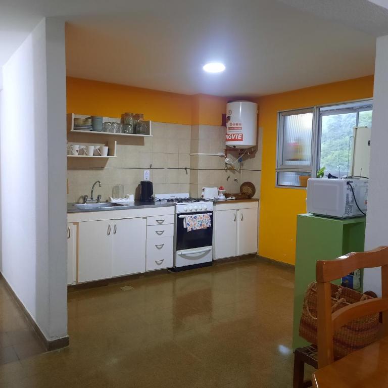 Departamento amplio y equipado en Santiago del Estero - Apartamento de 2 dormitorios - 10