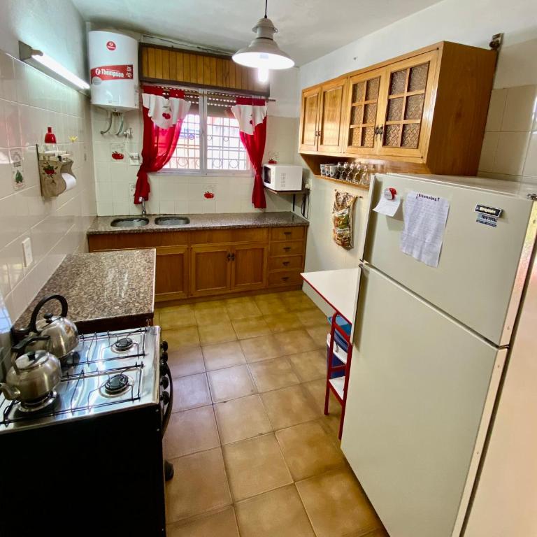 Frente a la mansa CON SEÑA l LUZ GAS AGUA LIMPIEZA APARTE - Three-Bedroom House - 18