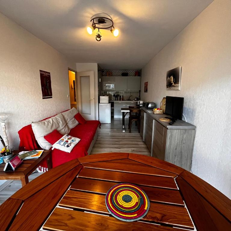 Appartement avec Terrasse à 50m de la Plage des Sables-d'Olonne - FR-1-197-429 - Appartement (4 Adultes) - 1