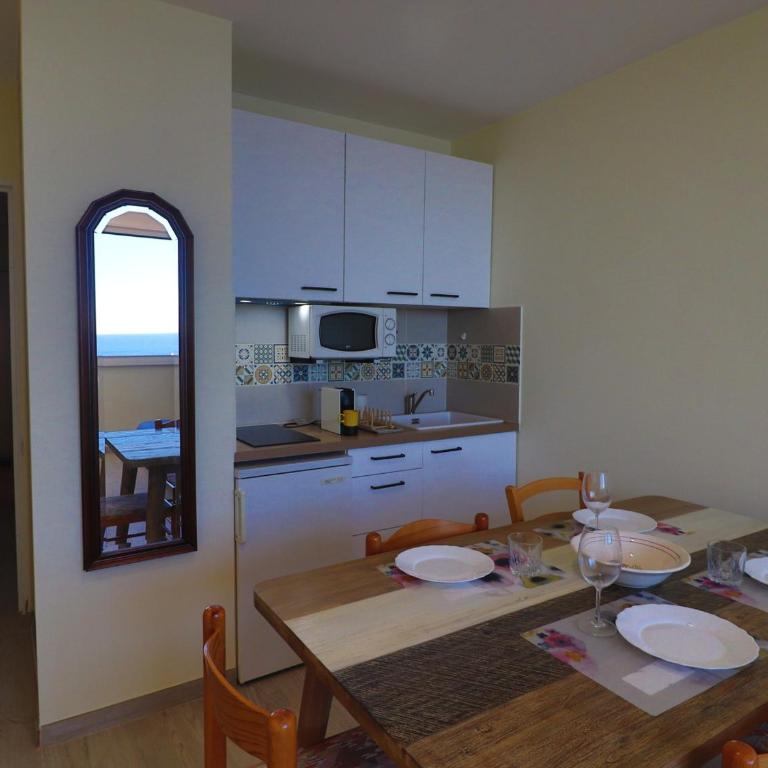 Proche Centre Ville - T2 Rénové 30m² avec Piscine et WIFI - FR-1-472A-296 - Apartment - 4