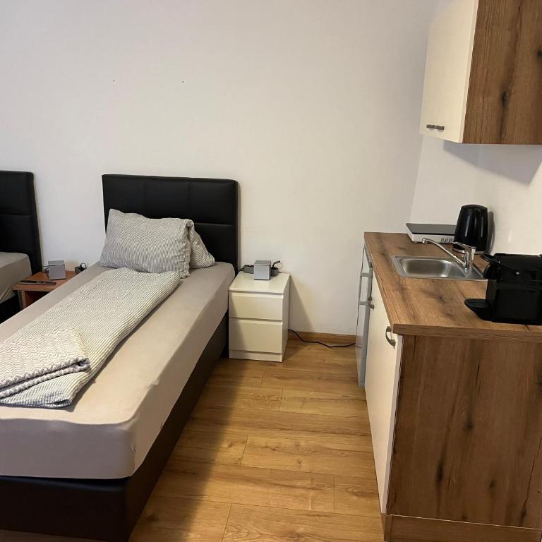 Roccos Raum - Doppel-/Zweibettzimmer - barrierefrei - 1