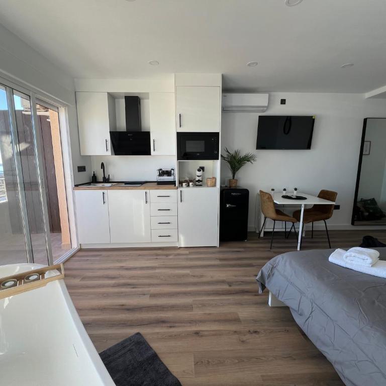 Amazing views - One-Bedroom Apartment - 8