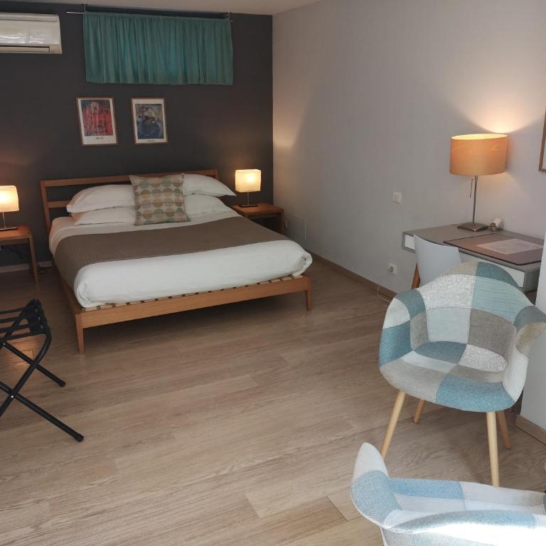 Couette et Café - Chambre Double avec Salle de Bains Privative - 5