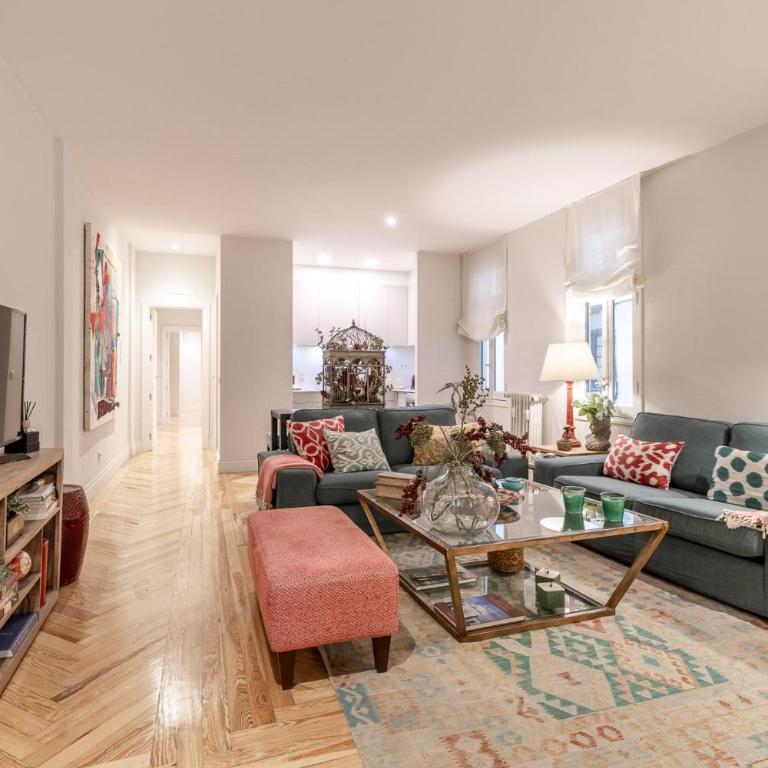Elegant 2-Bed Apartment in Salamanca Madrid - Two-Bedroom Apartment - 4