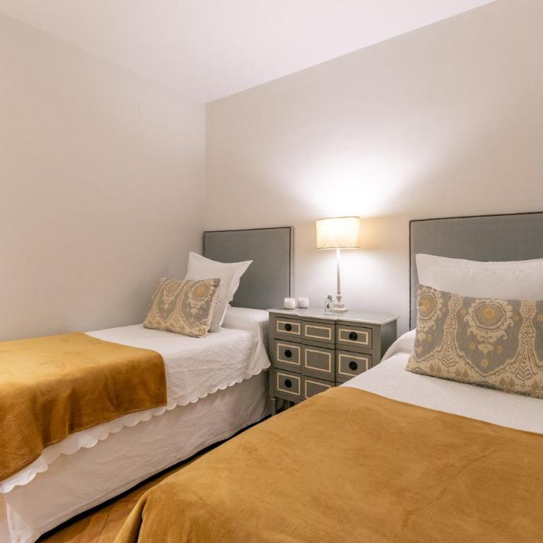 Elegant 2-Bed Apartment in Salamanca Madrid - Two-Bedroom Apartment - 13