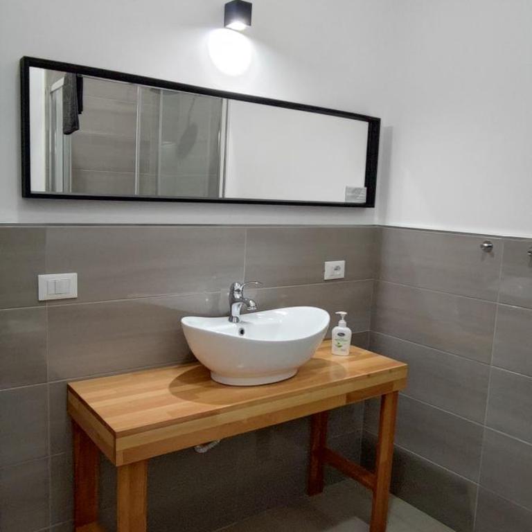 Palermo Belmonte Florio - Camera Matrimoniale con Bagno Privato - 4