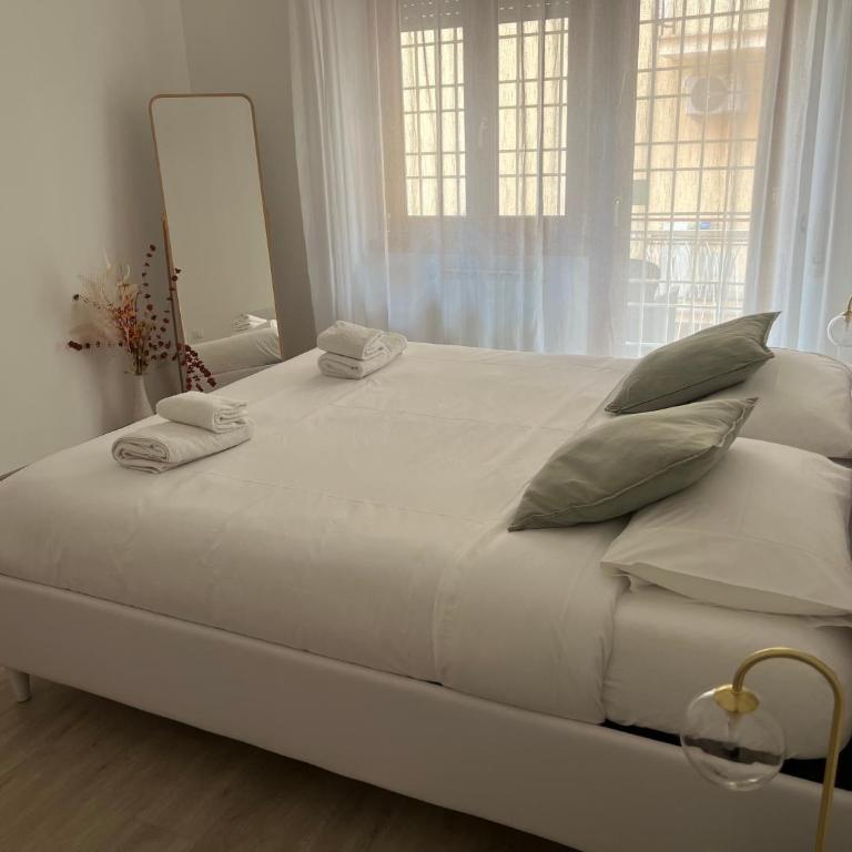 Cozy home close to the city center - One-Bedroom Apartment - 18
