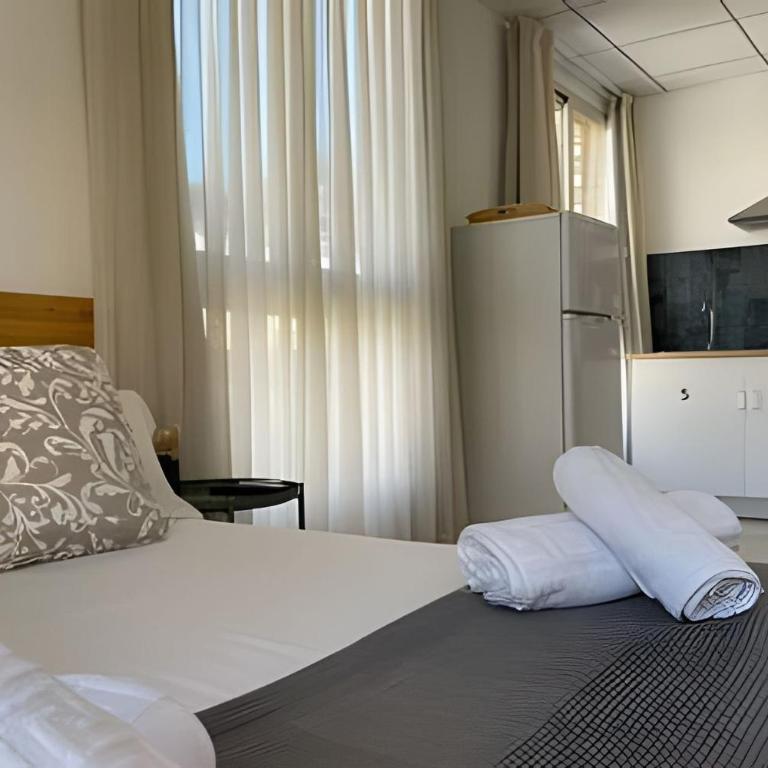 11 Nights studios - Studio Apartment with One Double Bed - 8