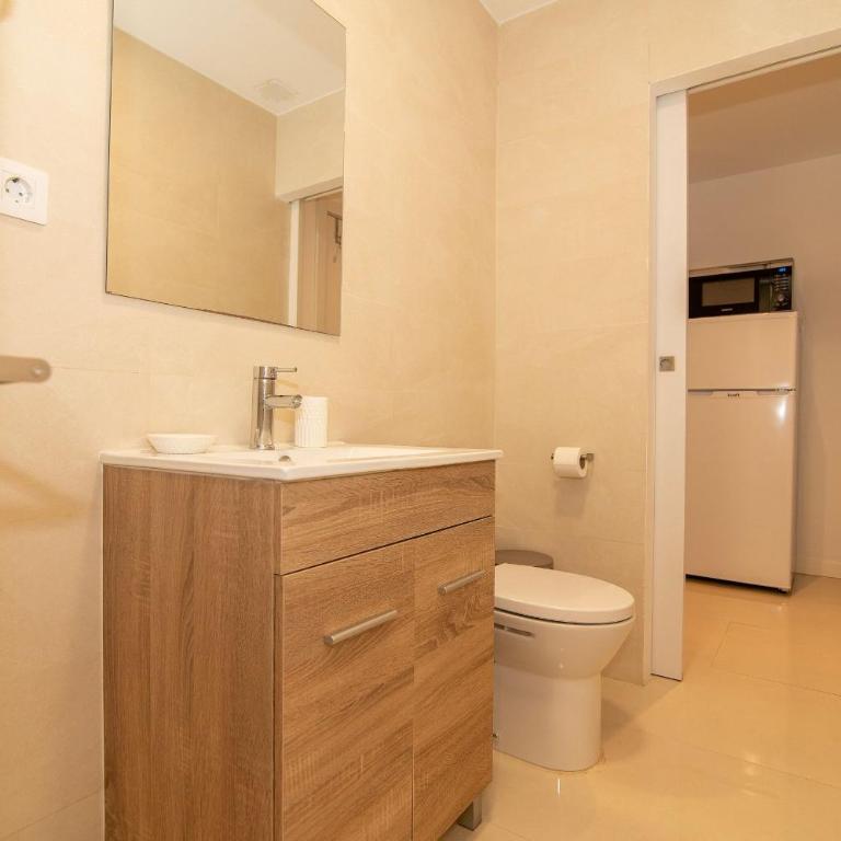 11 Nights studios - One-bedroom Loft Apartment - 9