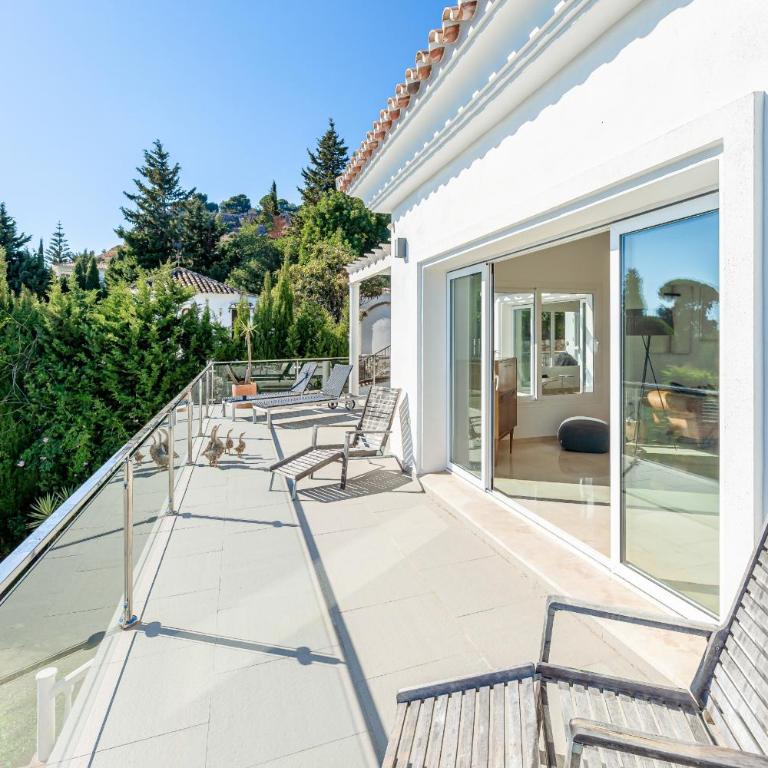 Stunning Villa with Panoramic Views of the Med - Villa Deluxe - 39