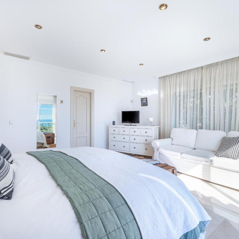 Stunning Villa with Panoramic Views of the Med - Villa Deluxe - 49