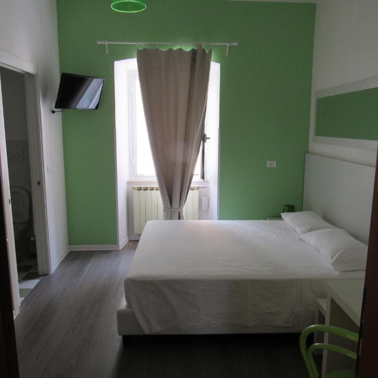 Smart Rooms - Double Room with Private Bathroom - 3