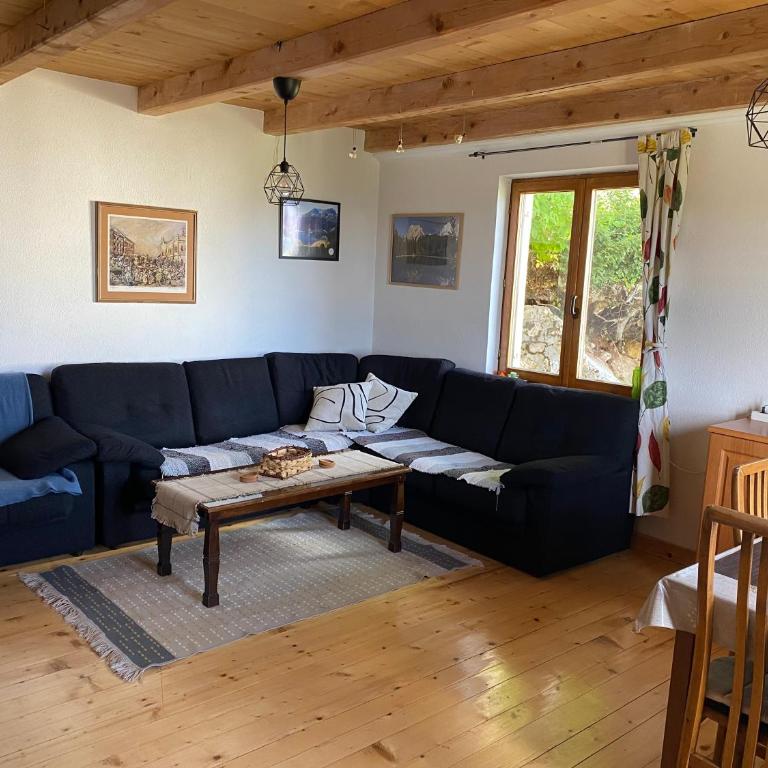 Lasica - Three-Bedroom House - 16