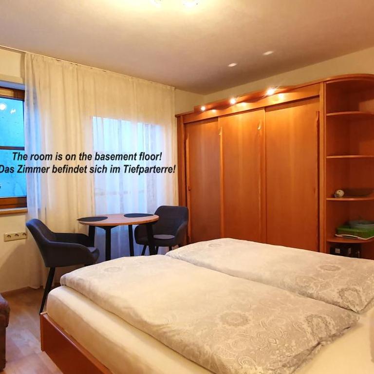 Apartment Maier - Doppelzimmer mit eigenem Bad - 4