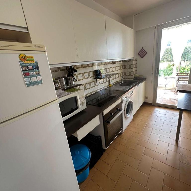 Grand T2 avec loggia et terrasse à proximité du port de Saint Mandrier et des plages - Apartamento de 1 dormitorio - 4
