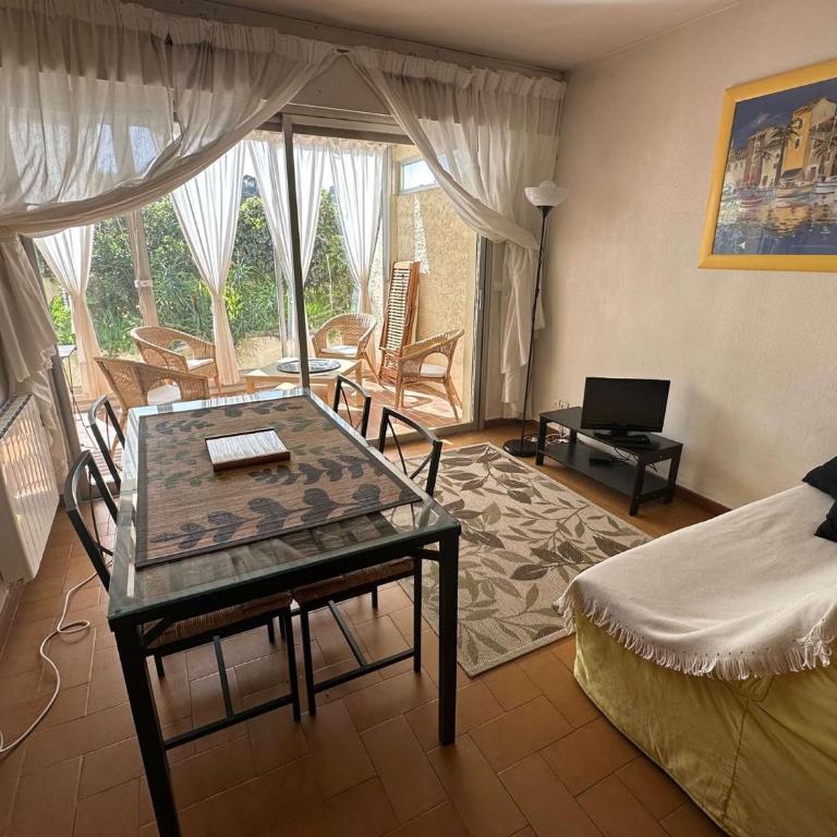 Grand T2 avec loggia et terrasse à proximité du port de Saint Mandrier et des plages - Apartamento de 1 dormitorio - 8