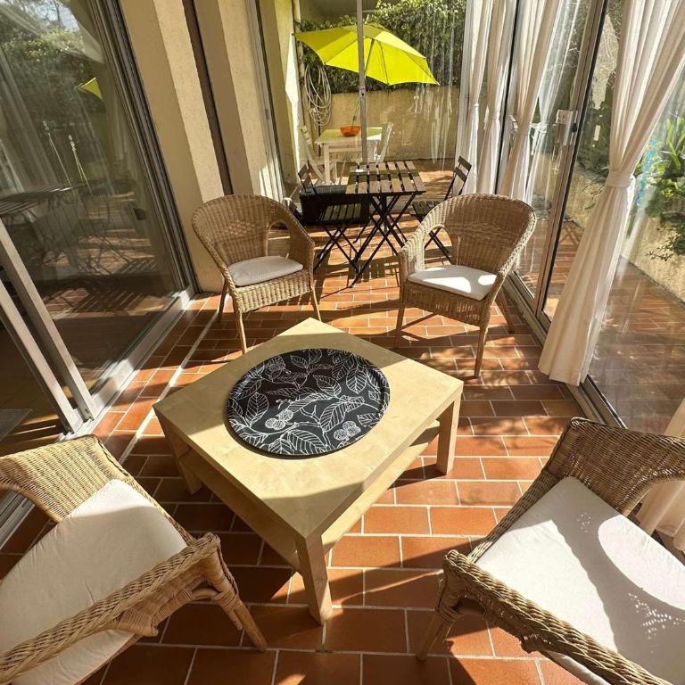 Grand T2 avec loggia et terrasse à proximité du port de Saint Mandrier et des plages - Apartamento de 1 dormitorio - 12