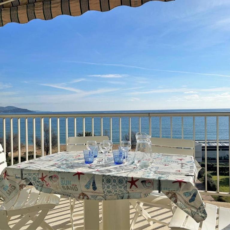 Studio face mer avec parking privé - Le Lavandou - FR-1-251-252 - Appartement (3 Adultes) - 1