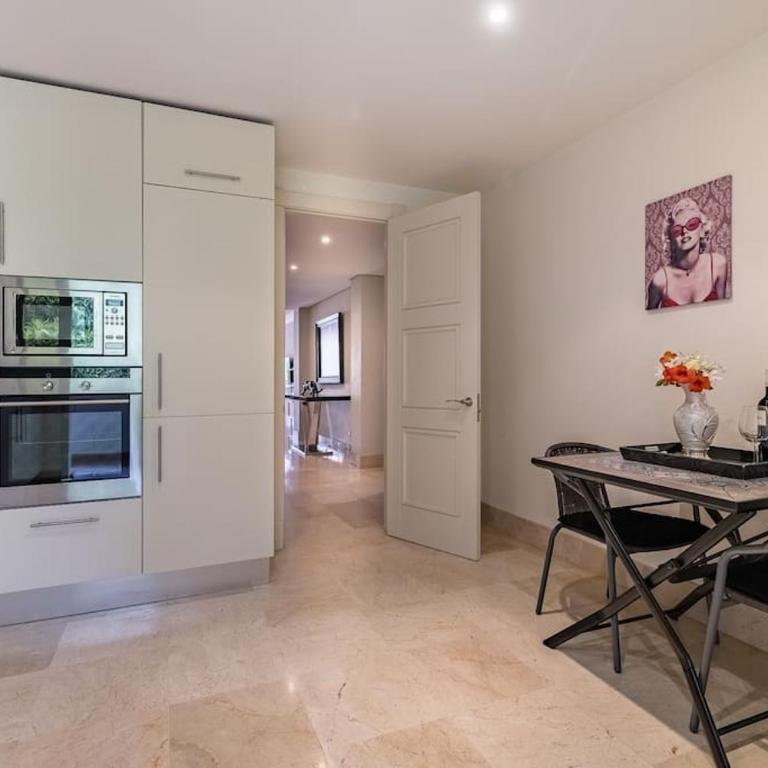 Luxury Apartment Marbella - Two-Bedroom Apartment - 39