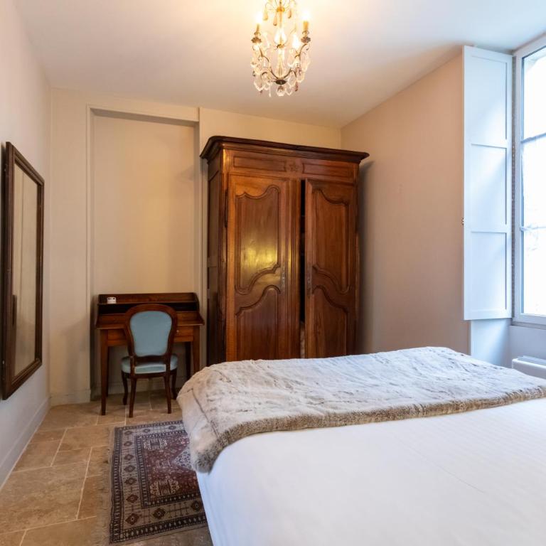 Hôtel de Panette - La Demeure Renaissance Cathédrale, stationnement cour privée - Appartement 1 Chambre Sancerre - 4