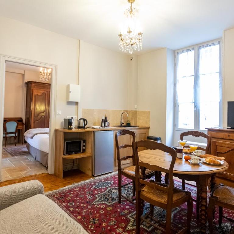 Hôtel de Panette - La Demeure Renaissance Cathédrale, stationnement cour privée - Appartement 1 Chambre Sancerre - 3
